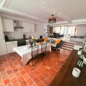 bel-appartement-avec-patio-en-coeur-de-ville.fr-provencehotel.com/