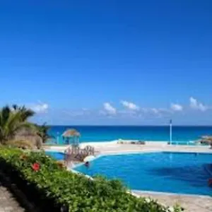 neat-condo-beachfront-at-brisas-cancun.quintano-roohotels.com/